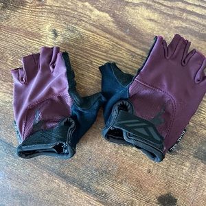 Specialized cycling gloves - Size Small